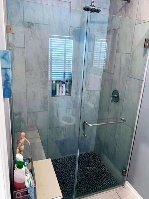 Memorable Renovated 1br Unit By The Pool * Los Angeles